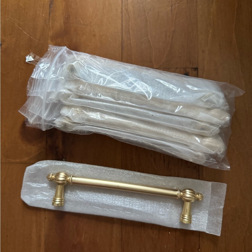 BRAND NEW Brushed Gold Drawer/Cabinet Handles